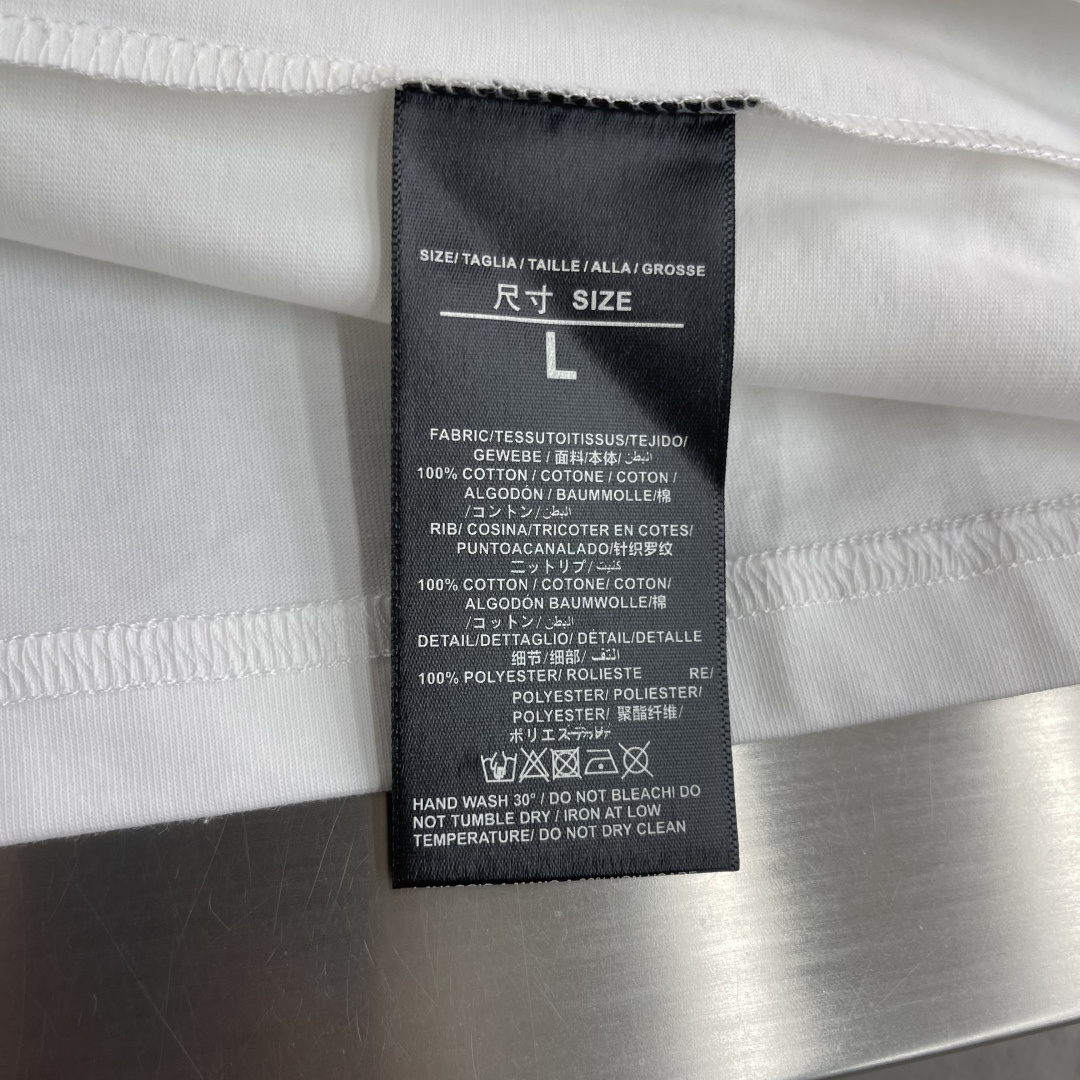 -GUCC 绣花细节短袖 T恤 高端版本！专柜定制面料 透气舒适度高，细节无可挑剔，品牌元素设计理念，体