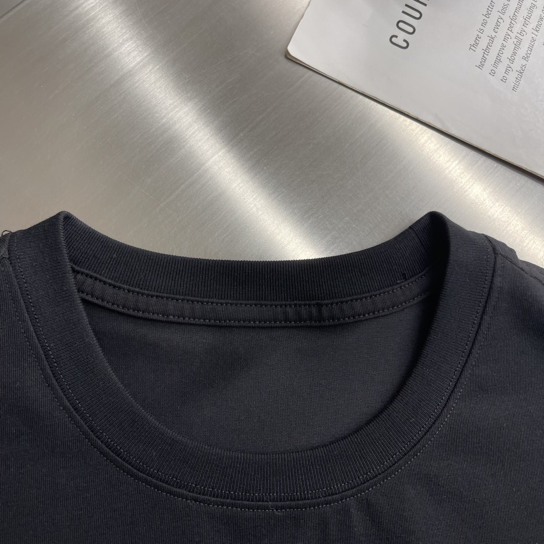 -BBR 2026新款短袖 T恤 高端版本！专柜定制面料 透气舒适度高，细节无可挑剔，品牌元素设计理念，