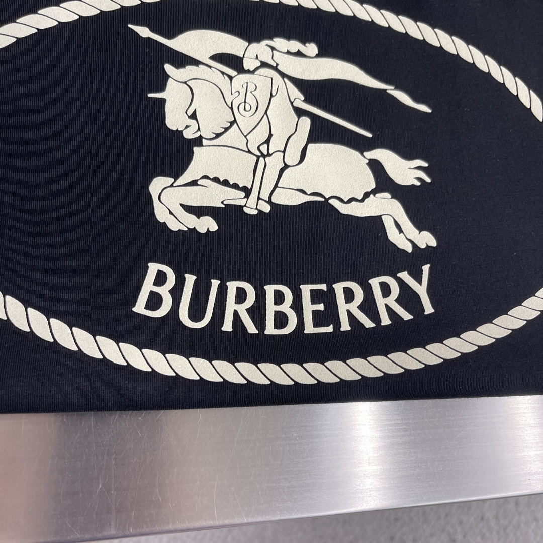 -BBR 2026新款短袖 T恤 高端版本！专柜定制面料 透气舒适度高，细节无可挑剔，品牌元素设计理念，