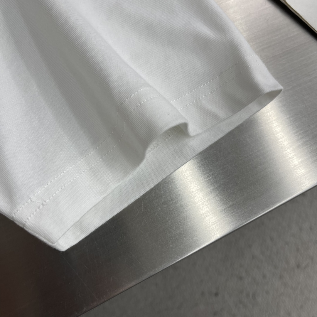 -BBR 2026新款短袖 T恤 高端版本！专柜定制面料 透气舒适度高，细节无可挑剔，品牌元素设计理念，