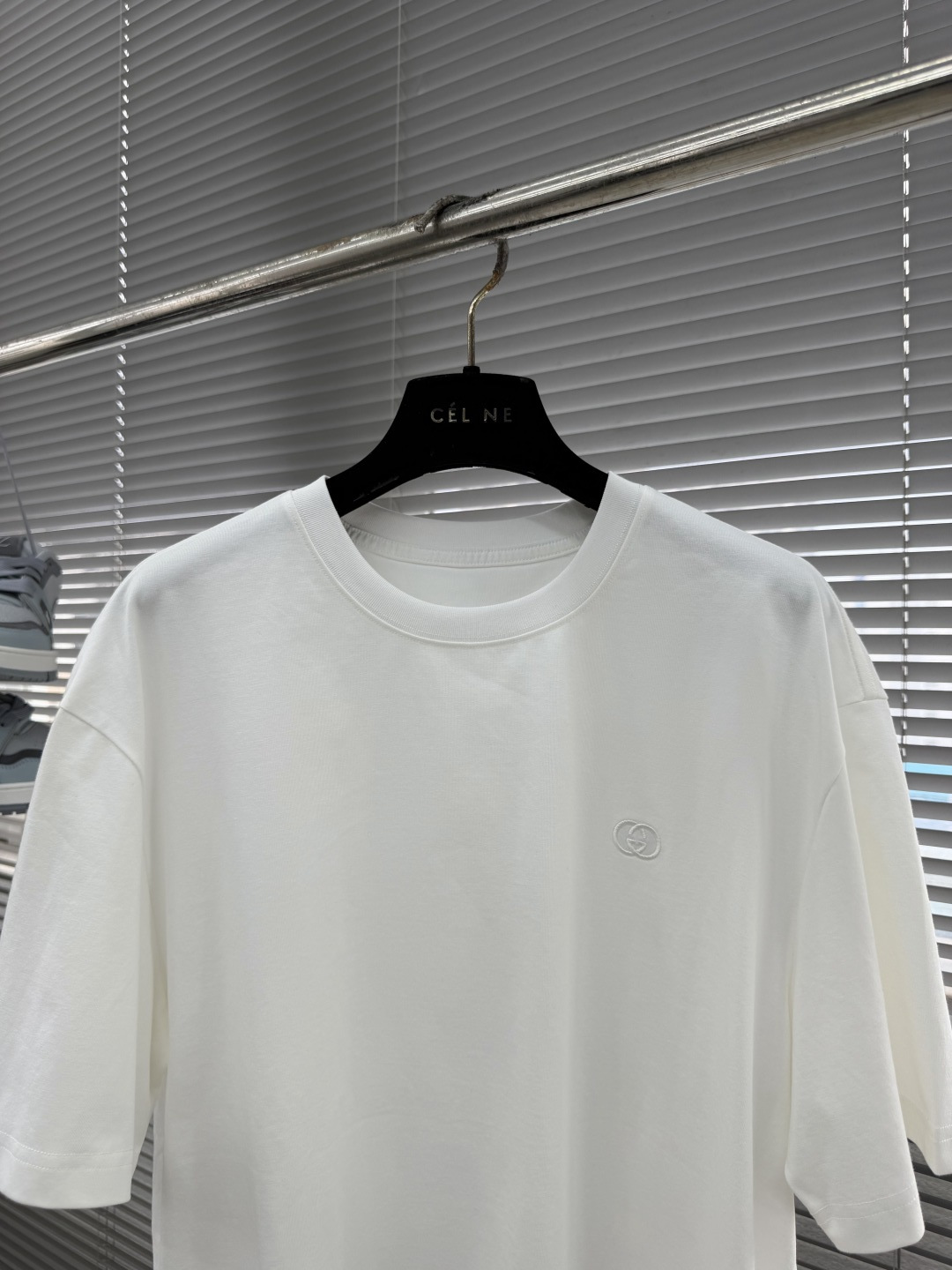 -GUCC 绣花细节短袖 T恤 高端版本！专柜定制面料 透气舒适度高，细节无可挑剔，品牌元素设计理念，体