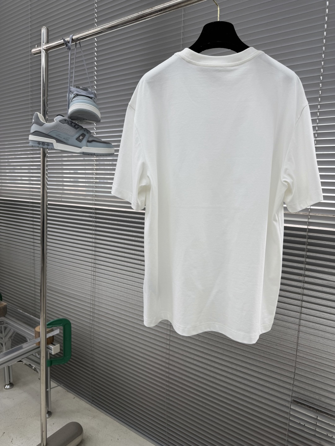 -mon 绣花logo短袖 T恤 高端版本！专柜定制面料 透气舒适度高，细节无可挑剔，品牌元素设计理念，