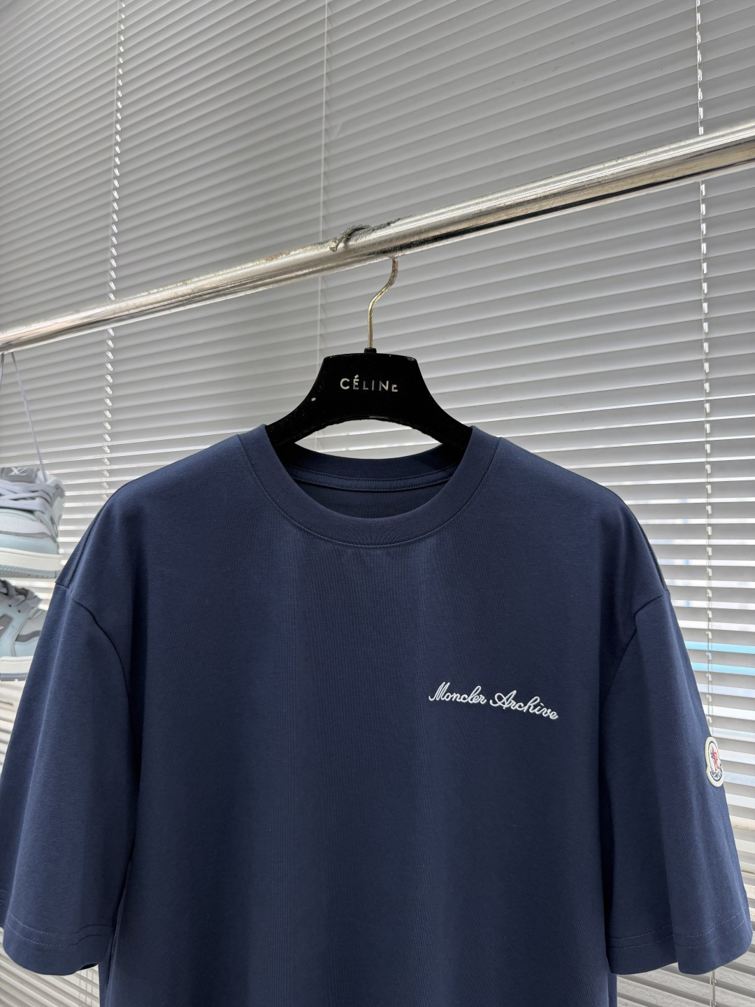 -mon 绣花logo短袖 T恤 高端版本！专柜定制面料 透气舒适度高，细节无可挑剔，品牌元素设计理念，