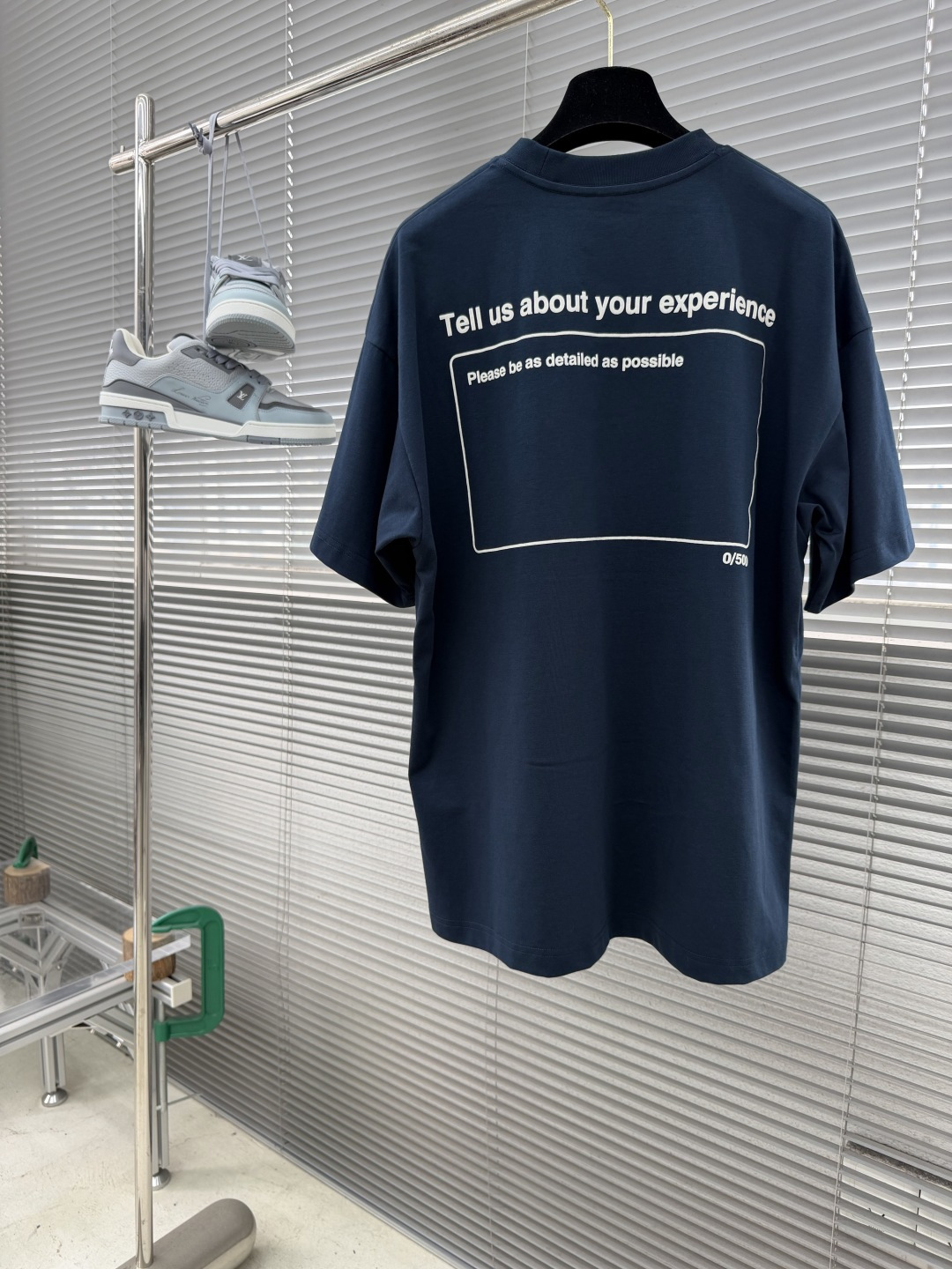 -Balenciag 圆领 短袖 T恤 高端版本！专柜定制面料 透气舒适度高，细节无可挑剔，品牌元素设计