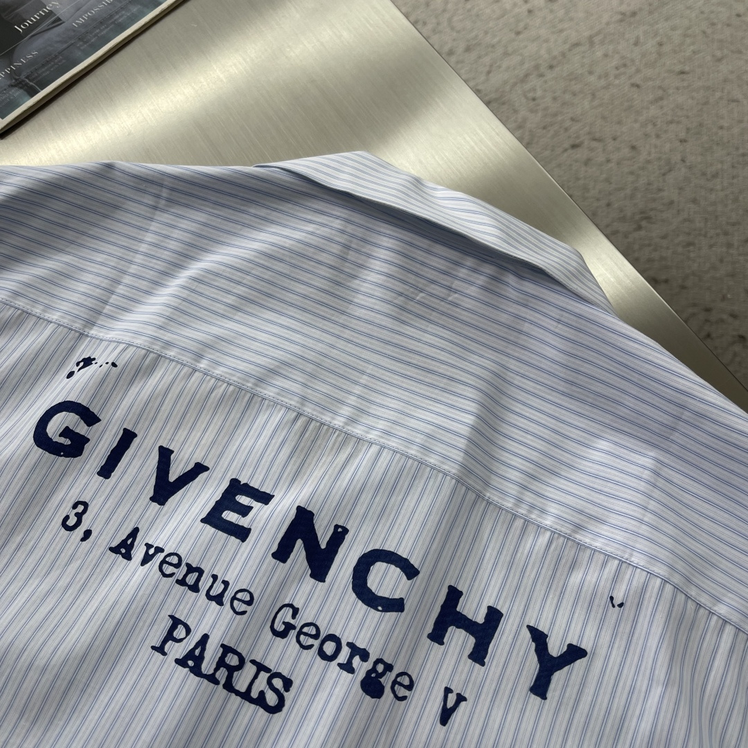 -GVC 印花细节条纹款衬衫明扣款贝壳扣，面料质感无敌，微阔版型，上身效果nice。尺码:S-XXL肩宽