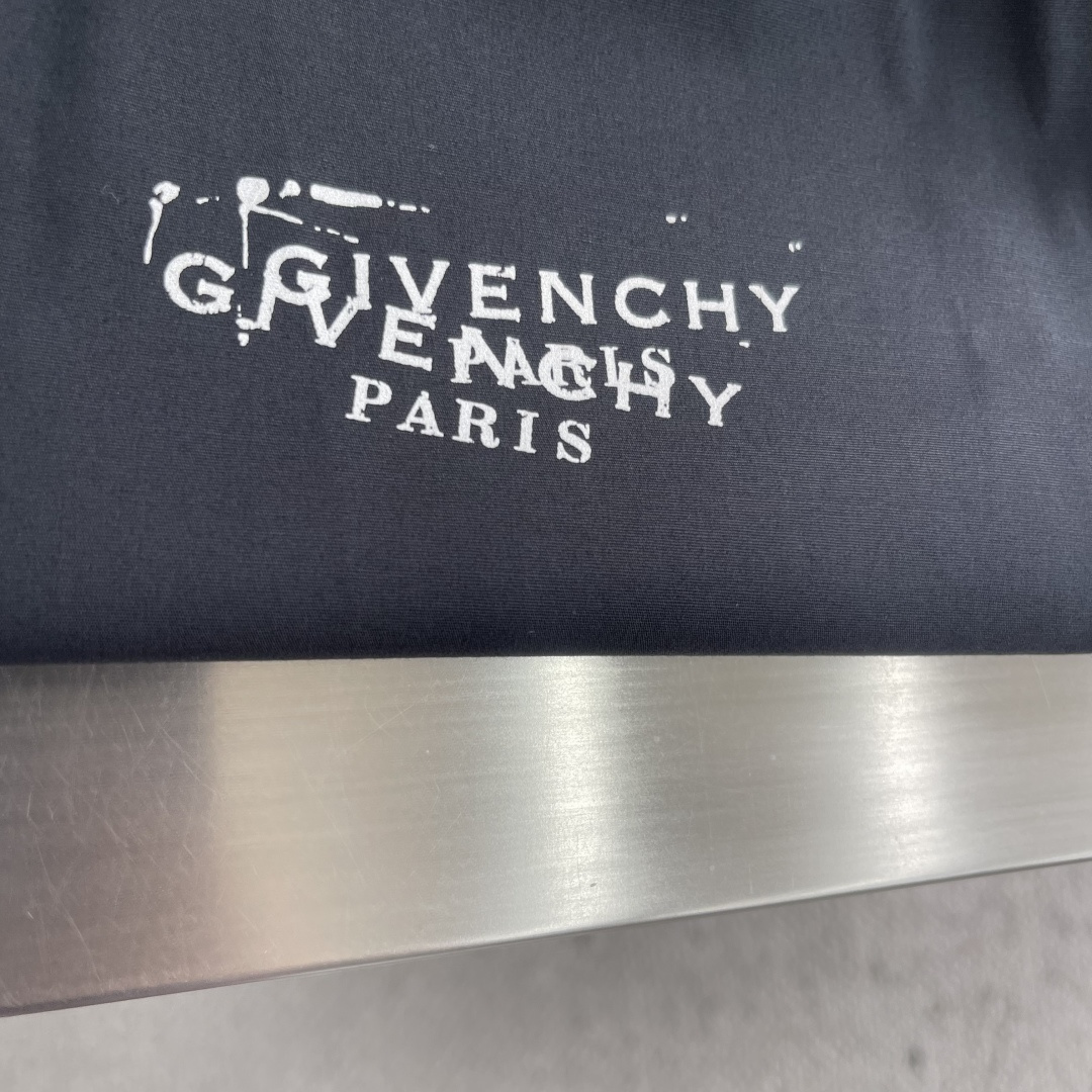 -GVC 前后印花细节微弹力衬衫明扣款贝壳扣，面料质感无敌，微阔版型，上身效果nice！尺码:S-XXL