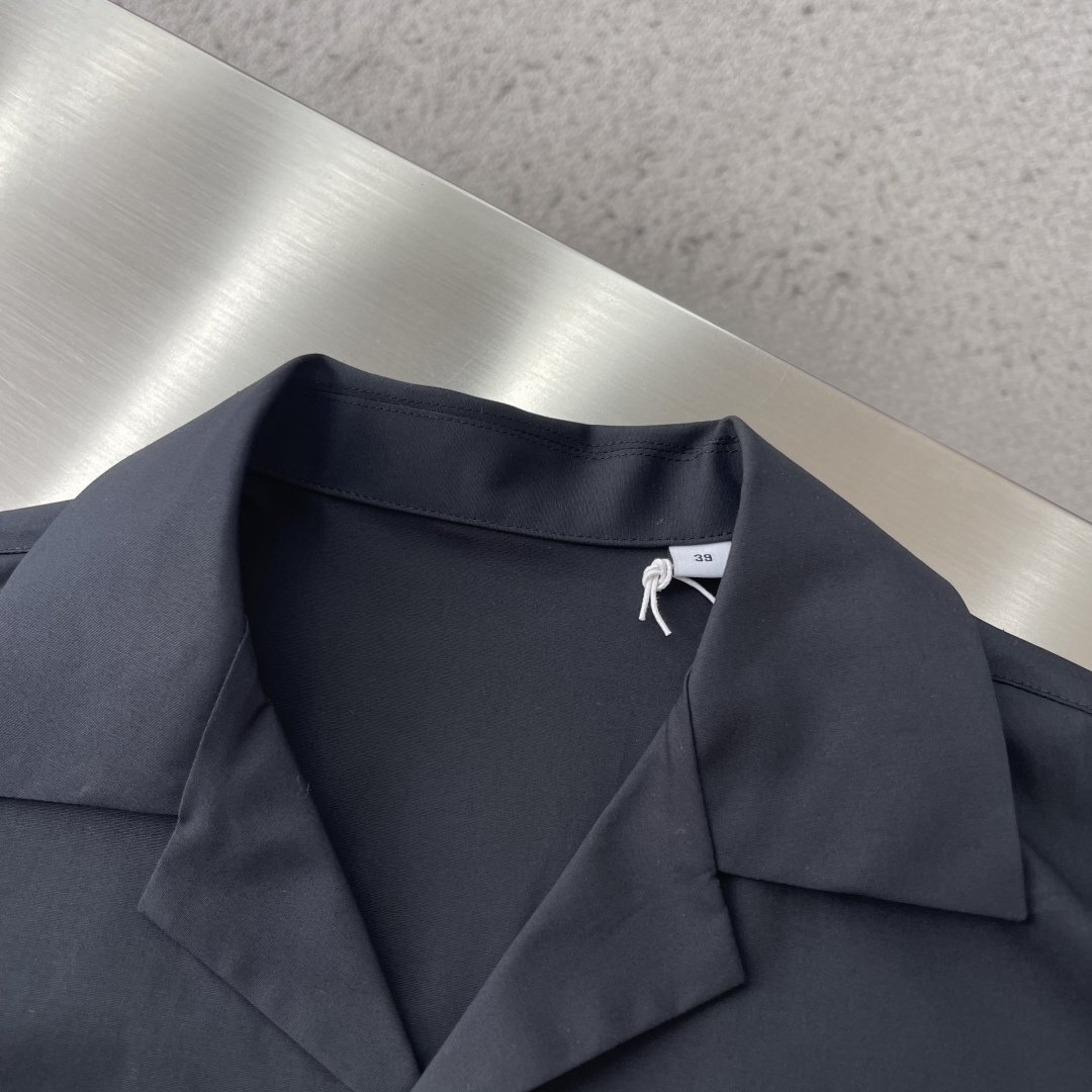 -GVC 前后印花细节微弹力衬衫明扣款贝壳扣，面料质感无敌，微阔版型，上身效果nice！尺码:S-XXL