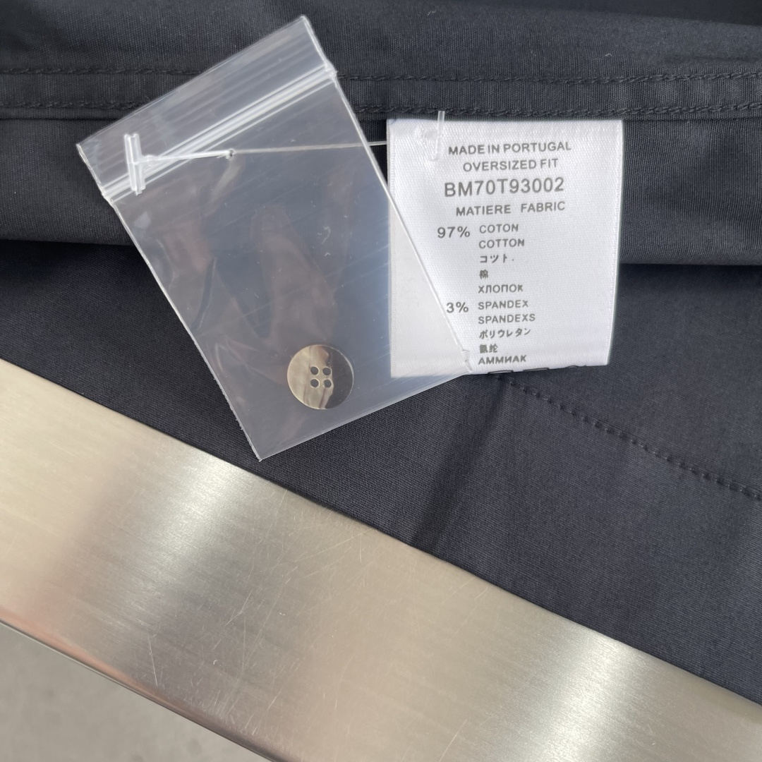 -GVC 前后印花细节微弹力衬衫明扣款贝壳扣，面料质感无敌，微阔版型，上身效果nice！尺码:S-XXL