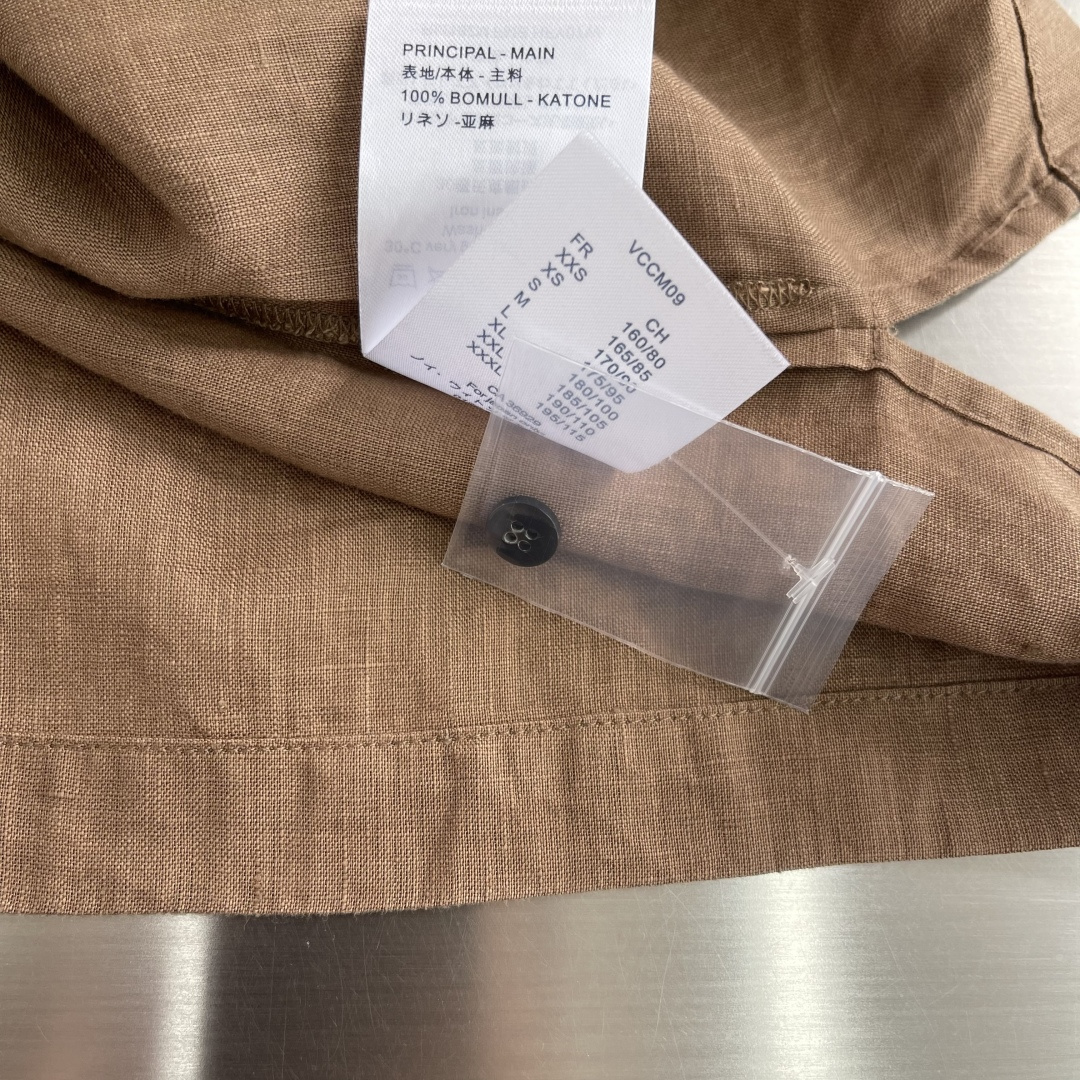 -驴牌 口袋标识镂空刺绣细节亚麻度假衬衫明扣款贝壳扣，面料质感很好，亲肤感强，穿着舒适！尺码:S-XXL