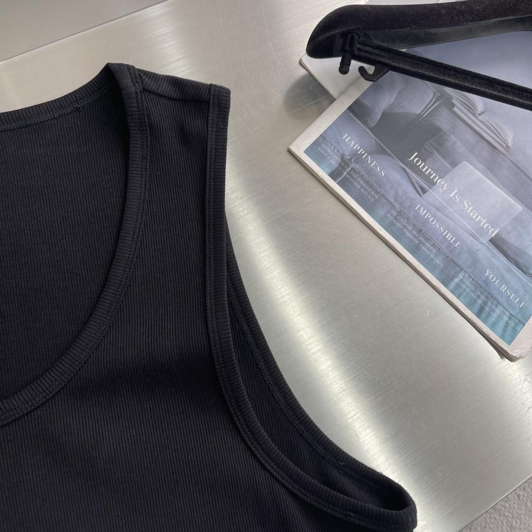 -GVC 印花细节罗纹感棉质背心订织柔感棉质面料舒适亲肤。尺码:S-XXL胸围92 96 100 104