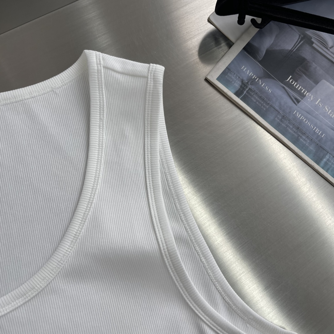 -GVC 印花细节罗纹感棉质背心订织柔感棉质面料舒适亲肤。尺码:S-XXL胸围92 96 100 104