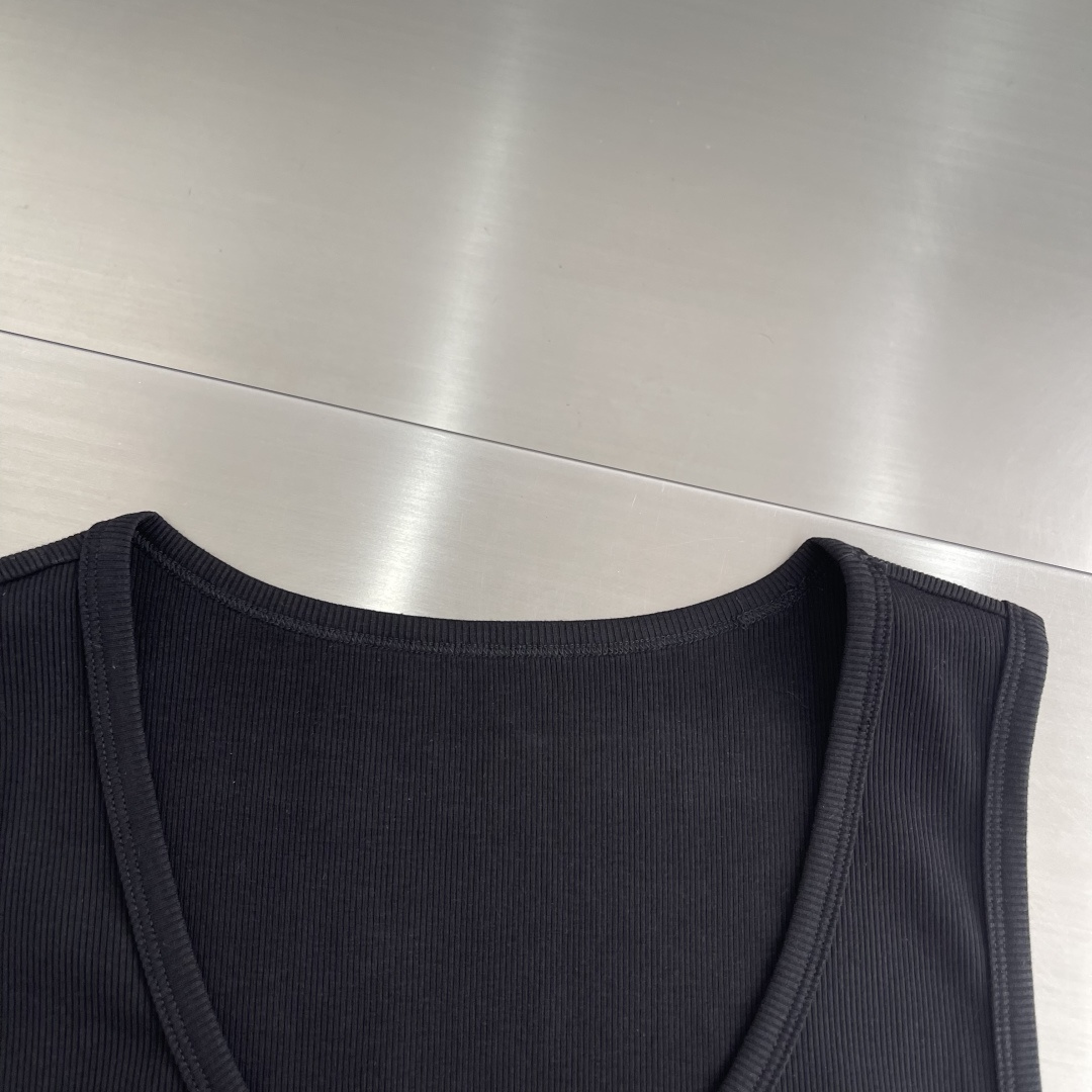 -PRAD 标识细节罗纹感棉质背心订织柔感棉质面料舒适亲肤。尺码:S-XXL胸围92 96 100 10