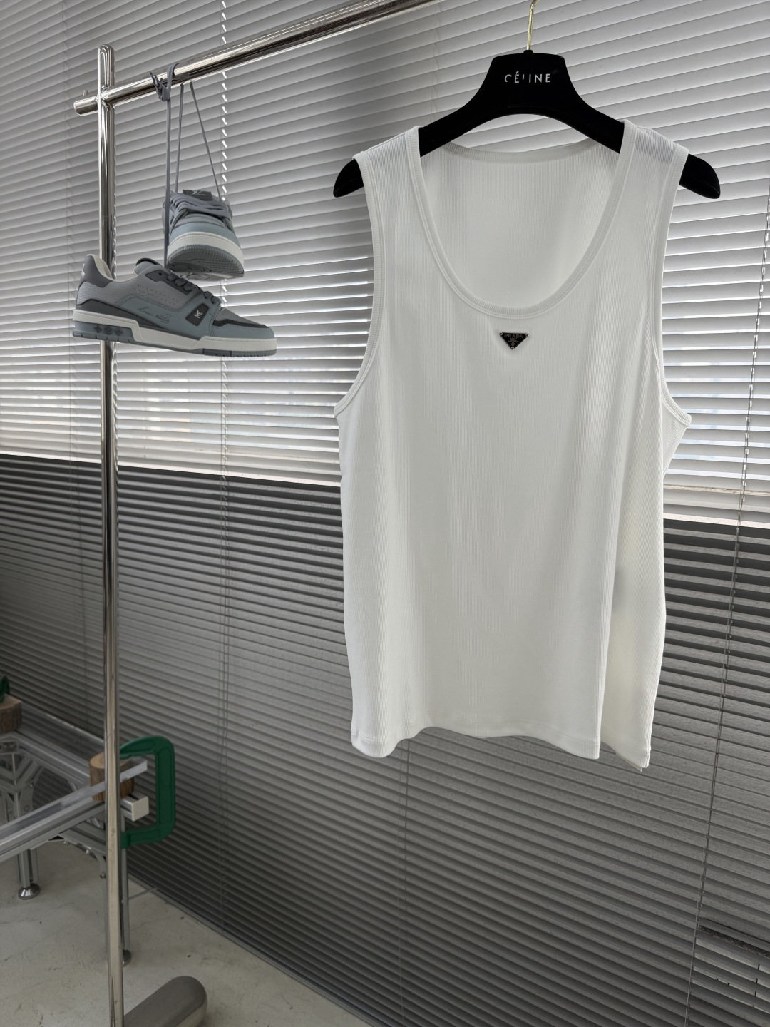 -PRAD 标识细节罗纹感棉质背心订织柔感棉质面料舒适亲肤。尺码:S-XXL胸围92 96 100 10