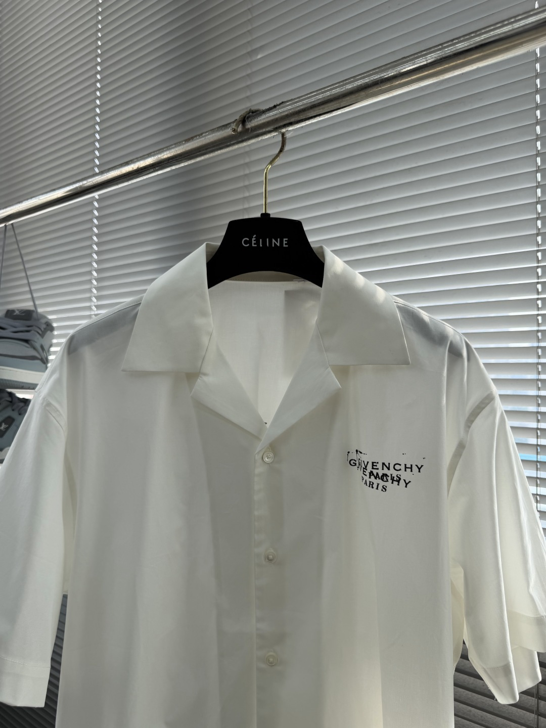 -GVC 前后印花细节微弹力衬衫明扣款贝壳扣，面料质感无敌，微阔版型，上身效果nice！尺码:S-XXL