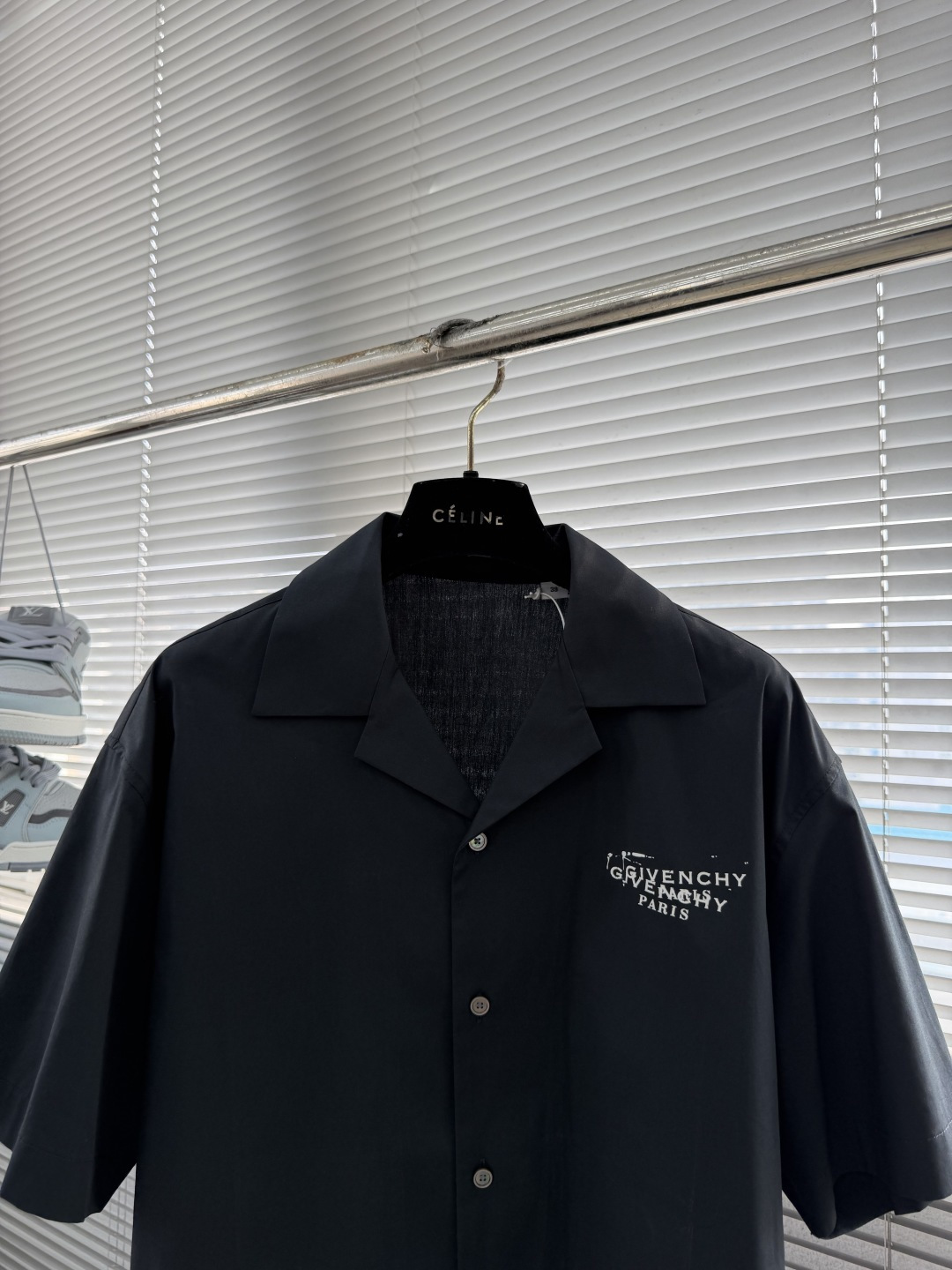 -GVC 前后印花细节微弹力衬衫明扣款贝壳扣，面料质感无敌，微阔版型，上身效果nice！尺码:S-XXL