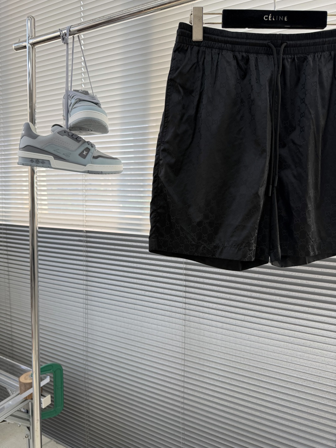 -GUCC 满印运动款中裤订织科技感黑色双GG标识面料，面料轻薄质感满满，舒适感极强！尺码:S-XXL腰