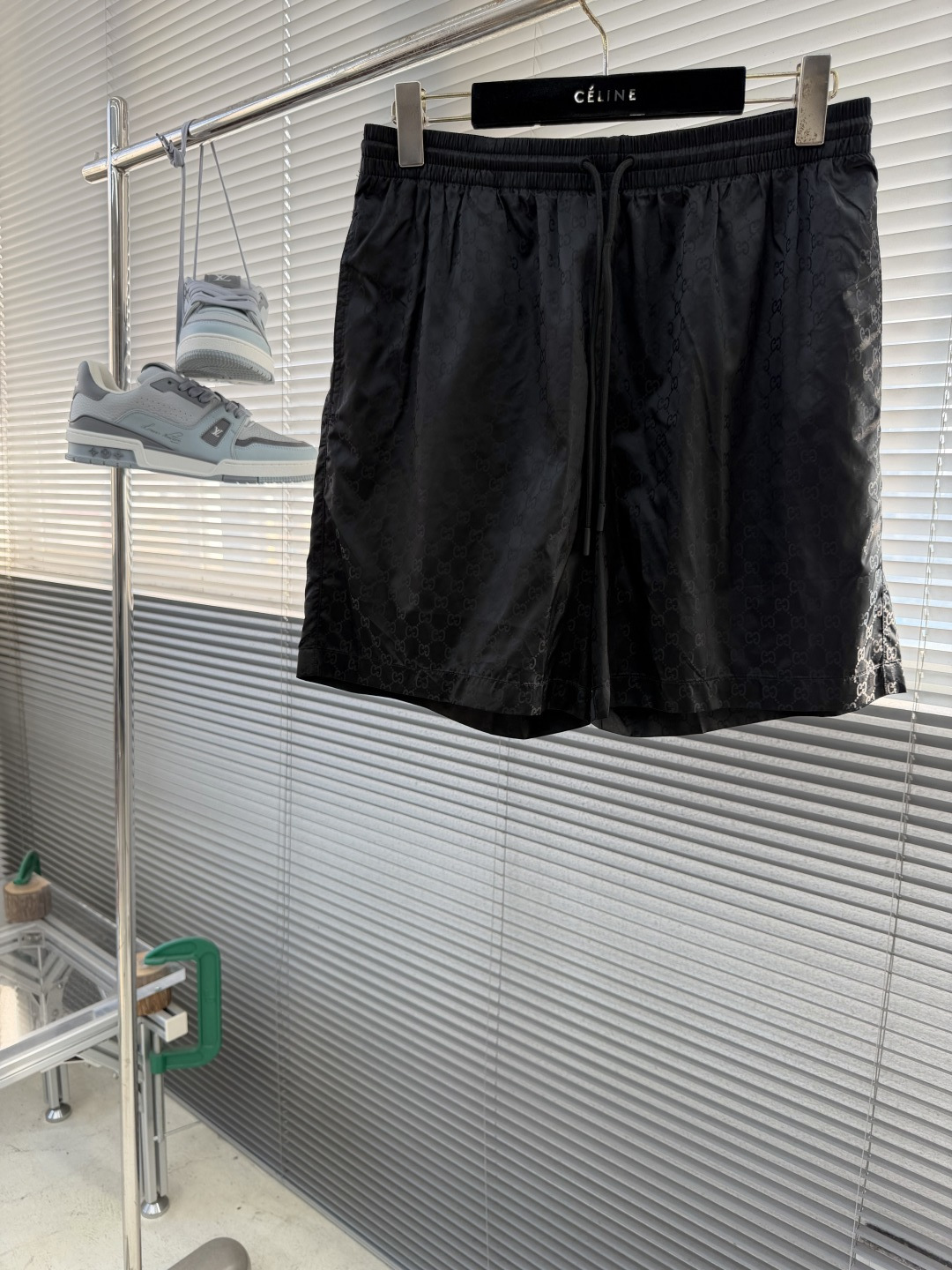 -GUCC 满印运动款中裤订织科技感黑色双GG标识面料，面料轻薄质感满满，舒适感极强！尺码:S-XXL腰