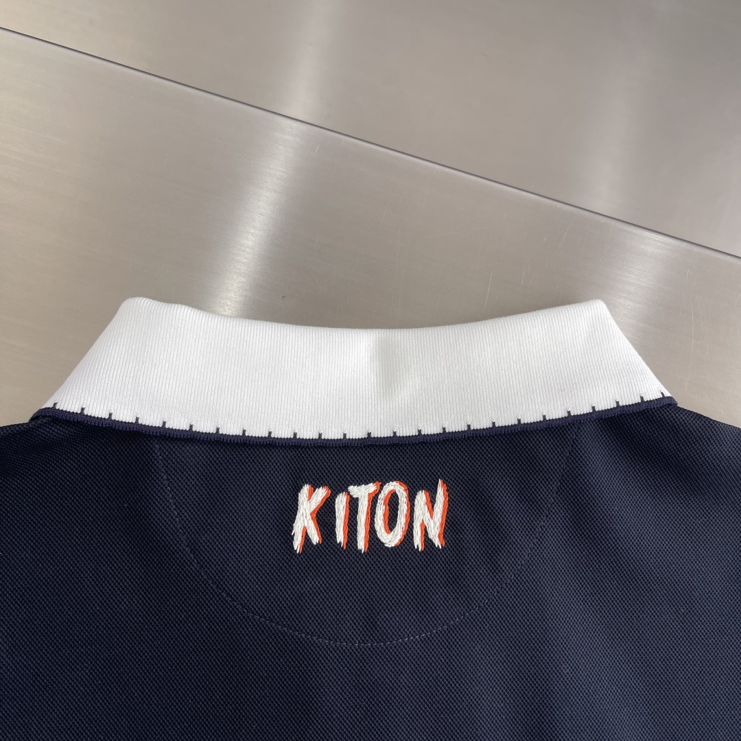 -Kiton 2026ss春夏新款男士半拉链套头短袖针织衫POLO，经过特殊浇洗工艺处理，手感柔软且质感