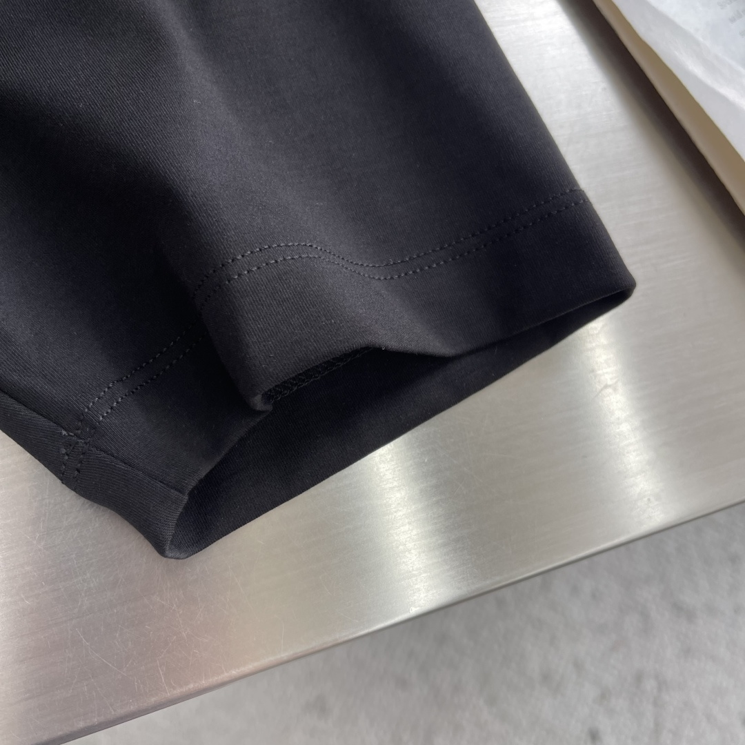 -Loro Piana 2026ss新款纯色圆领短袖T恤， 百搭款式 任何人都可以轻松驾驭 面料全订制 