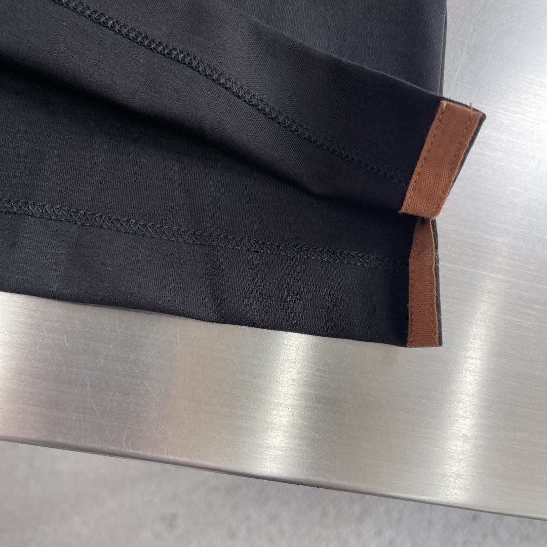 -Loro Piana 2026ss新款纯色圆领短袖T恤， 百搭款式 任何人都可以轻松驾驭 面料全订制 