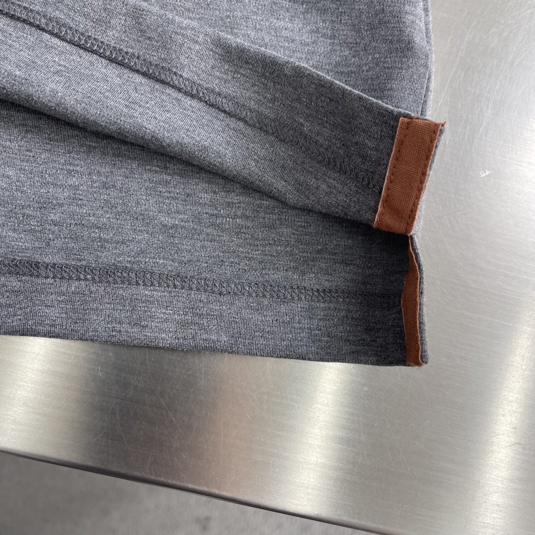 -Loro Piana 2026ss新款纯色圆领短袖T恤， 百搭款式 任何人都可以轻松驾驭 面料全订制 