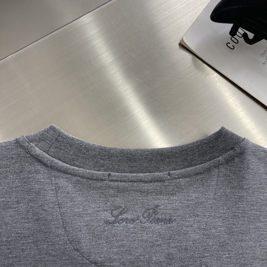 -Loro Piana 2026ss新款纯色圆领短袖T恤， 百搭款式 任何人都可以轻松驾驭 面料全订制 