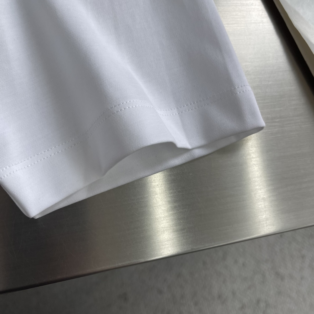 -Loro Piana 2026ss新款纯色圆领短袖T恤， 百搭款式 任何人都可以轻松驾驭 面料全订制 