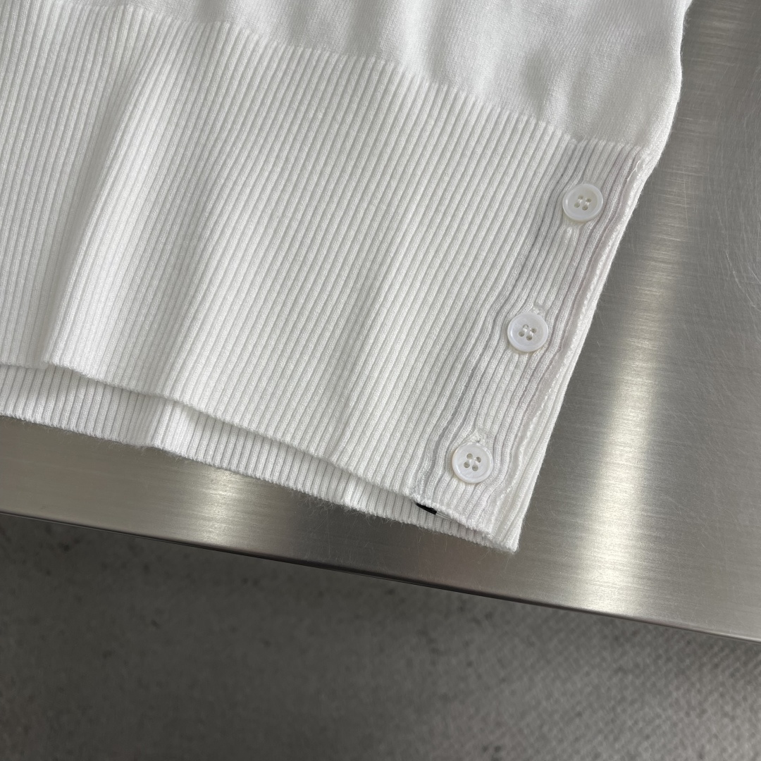 -TB 26SS后背小马 圆领短袖棉沙线精仿 把美式学院风焊在身上的针织短袖🎾 谁能拒绝一件自带高级感的