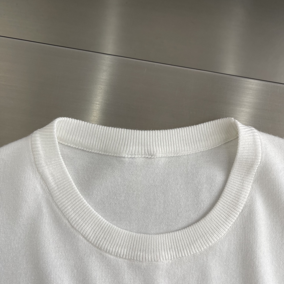 -TB 26SS后背小马 圆领短袖棉沙线精仿 把美式学院风焊在身上的针织短袖🎾 谁能拒绝一件自带高级感的