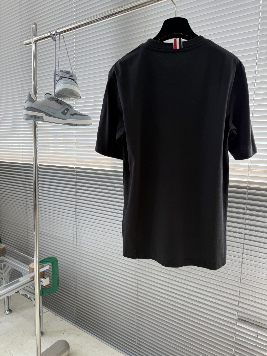 -TB 小狗开叉平纹短袖百分百平纹纯棉材质，和zP一致经过磨毛工艺处理，手感更加柔软舒适，TB在细节处理