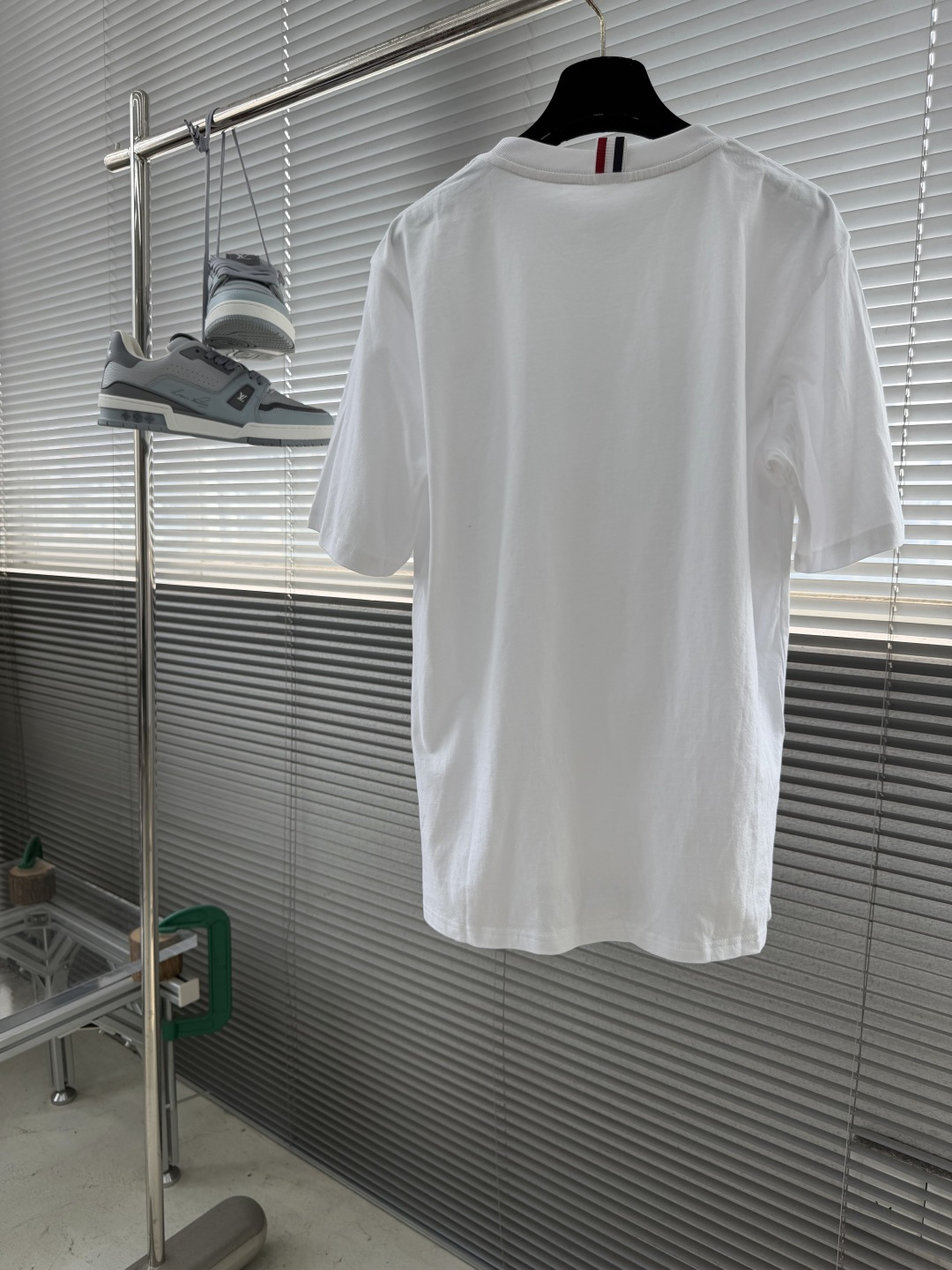 -TB 小狗开叉平纹短袖百分百平纹纯棉材质，和zP一致经过磨毛工艺处理，手感更加柔软舒适，TB在细节处理