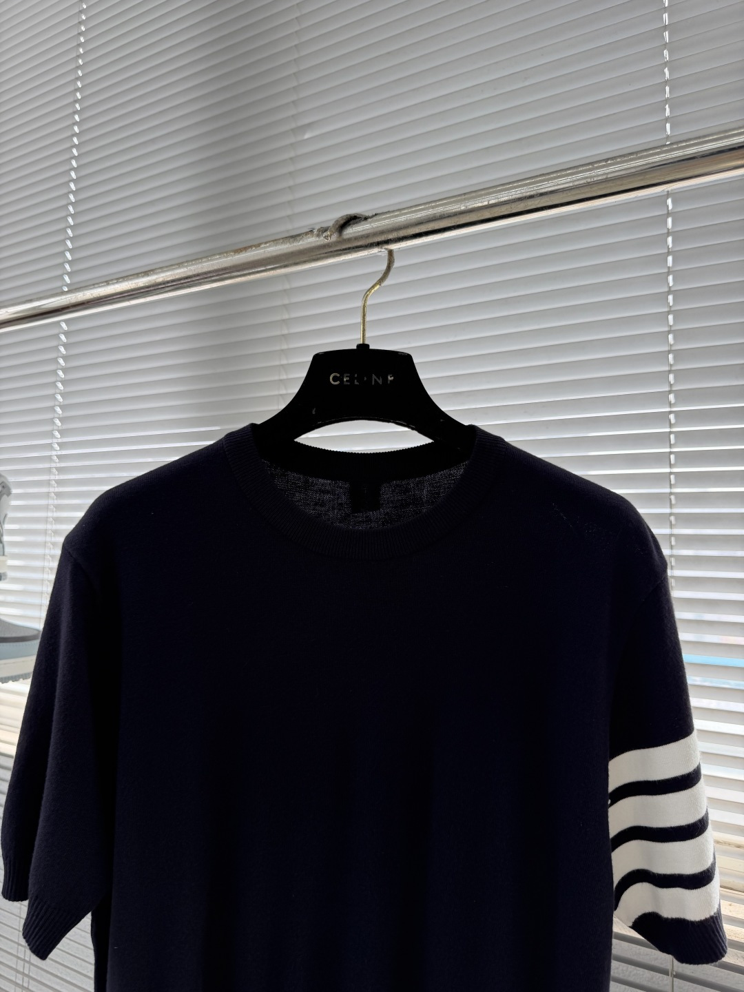 -TB 26SS后背小马 圆领短袖棉沙线精仿 把美式学院风焊在身上的针织短袖🎾 谁能拒绝一件自带高级感的