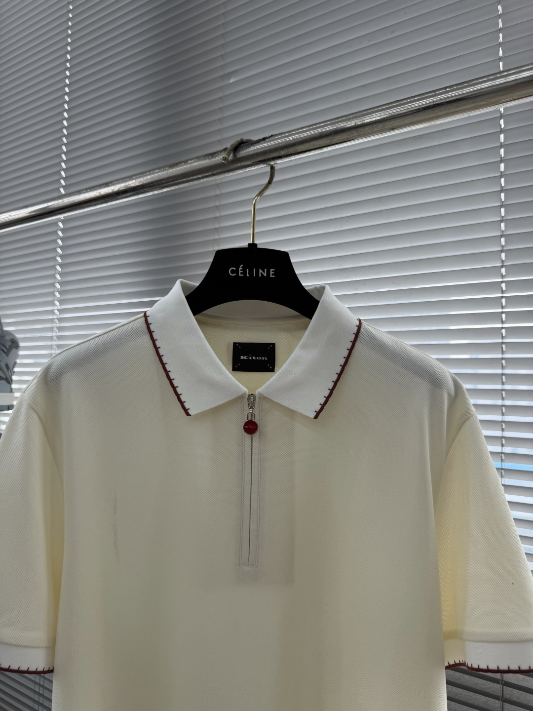-Kiton 2026ss春夏新款男士半拉链套头短袖针织衫POLO，经过特殊浇洗工艺处理，手感柔软且质感