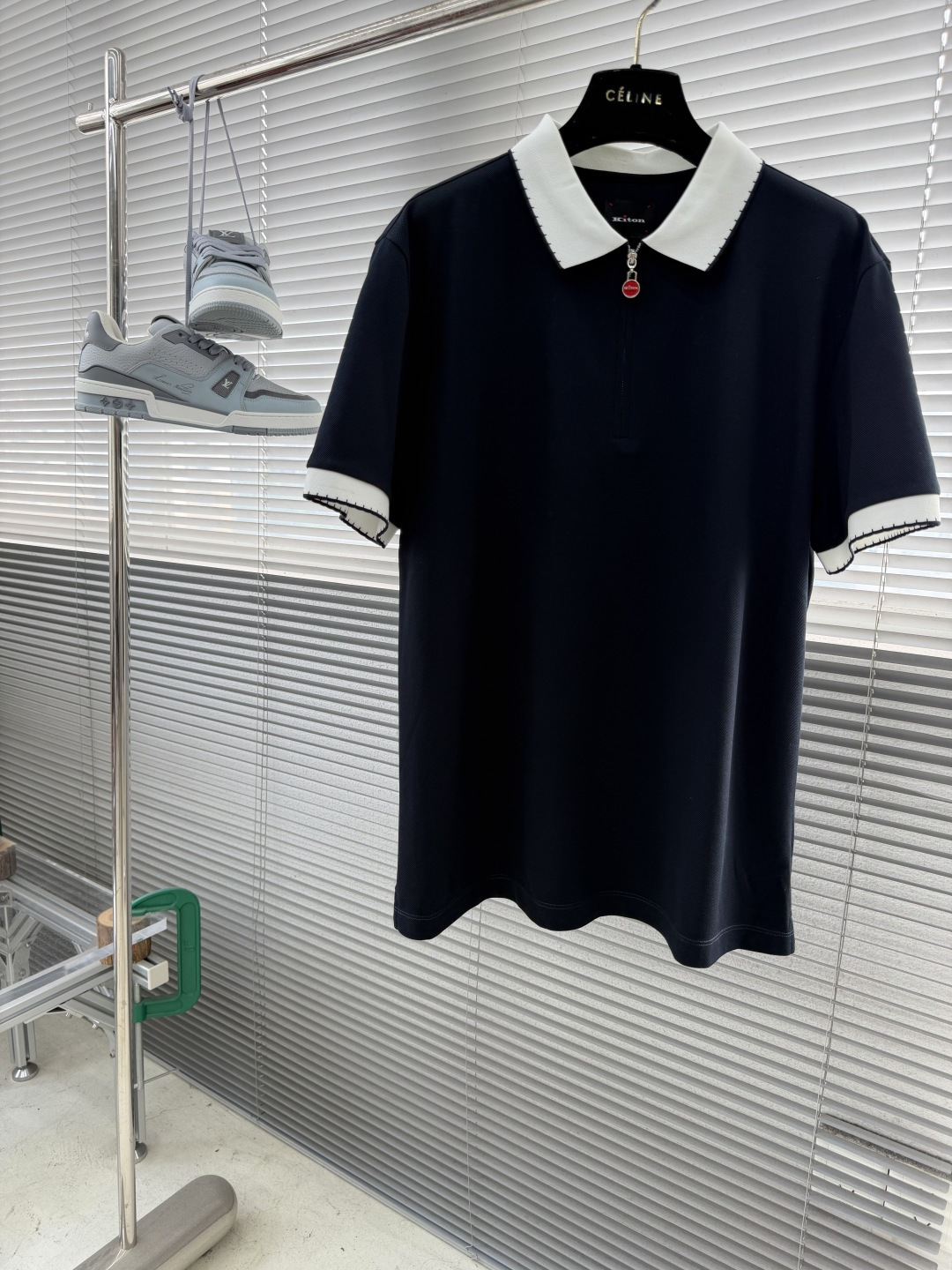 -Kiton 2026ss春夏新款男士半拉链套头短袖针织衫POLO，经过特殊浇洗工艺处理，手感柔软且质感