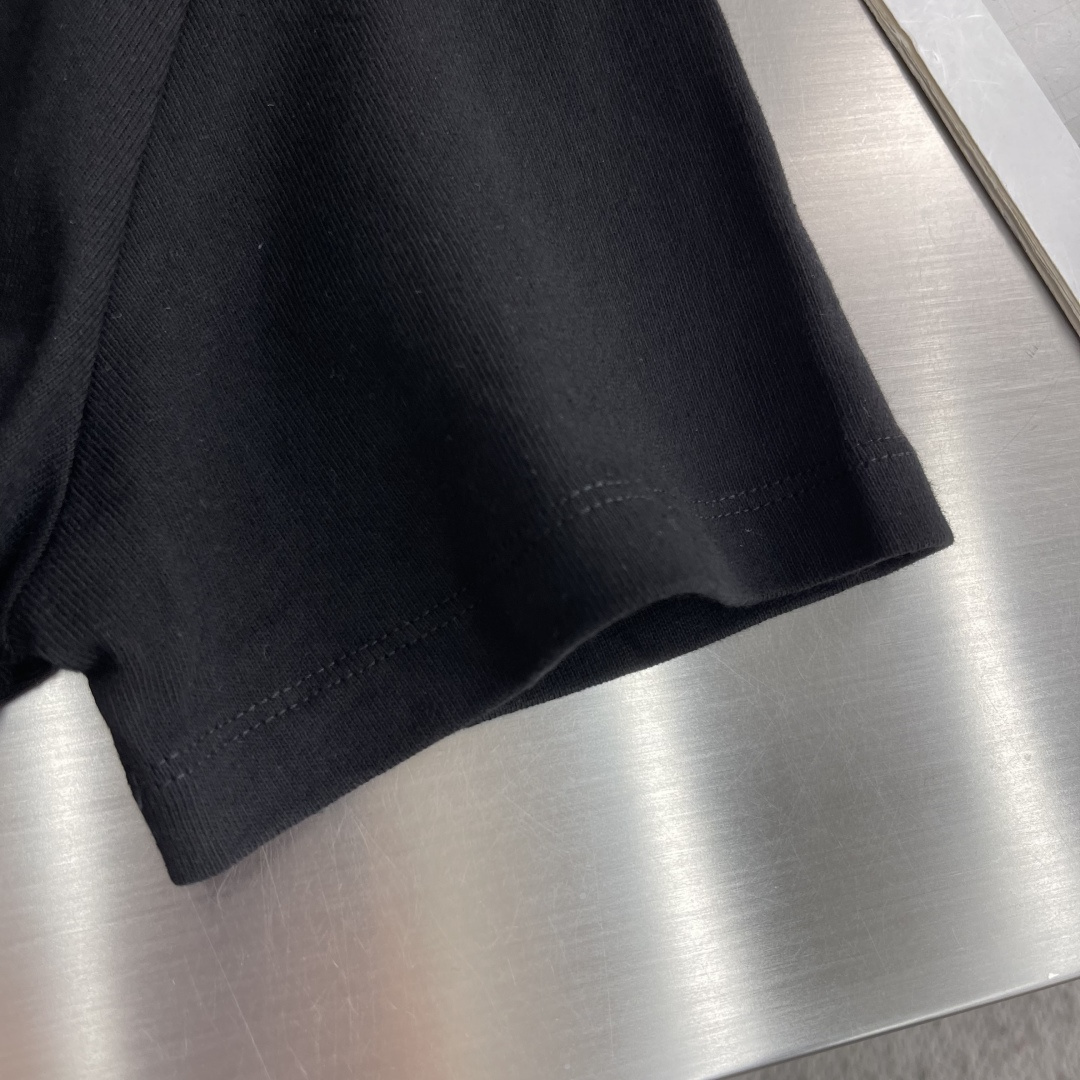 -RaLoro Pianah Lauren 标识刺绣短袖定制棉云麻柔平纹布 手感细腻 舒适贴肤 以深邃的