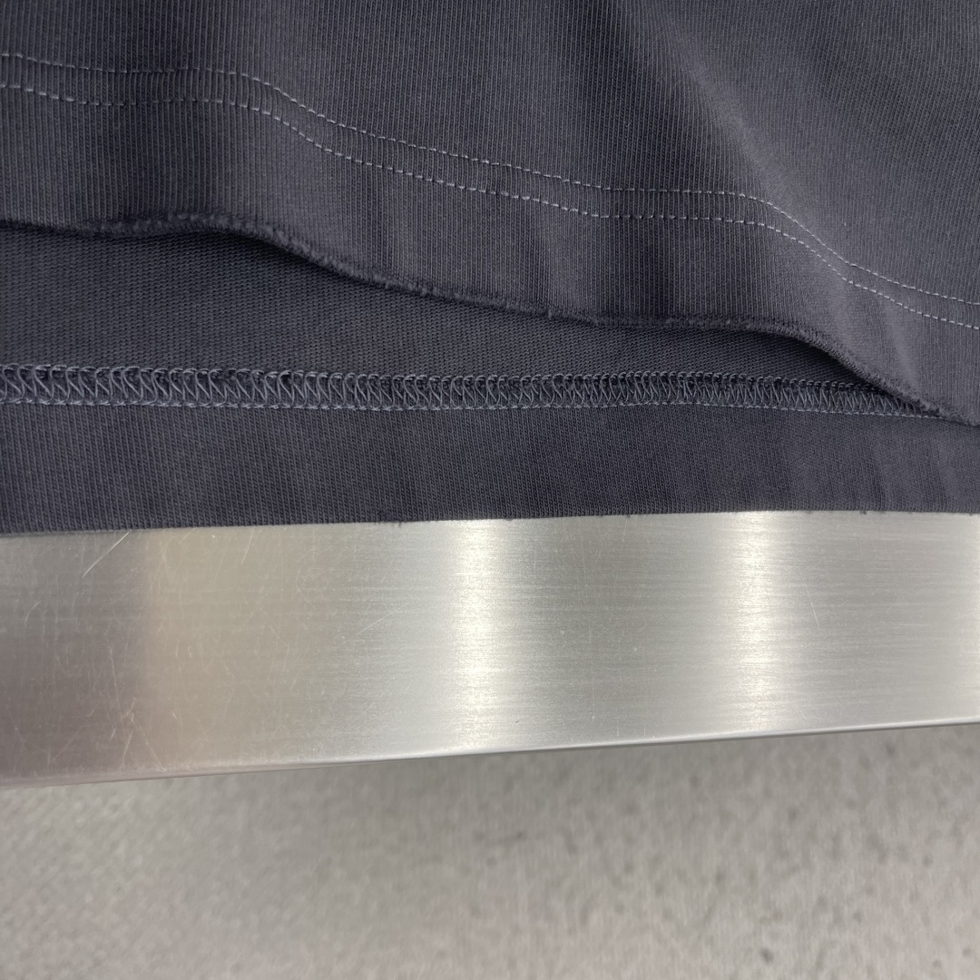 -CH 克罗心 金属logo棉质短T纯棉高克重材质柔软洗水，舒适，质感足细节磨破处理，搭配重工logo柜