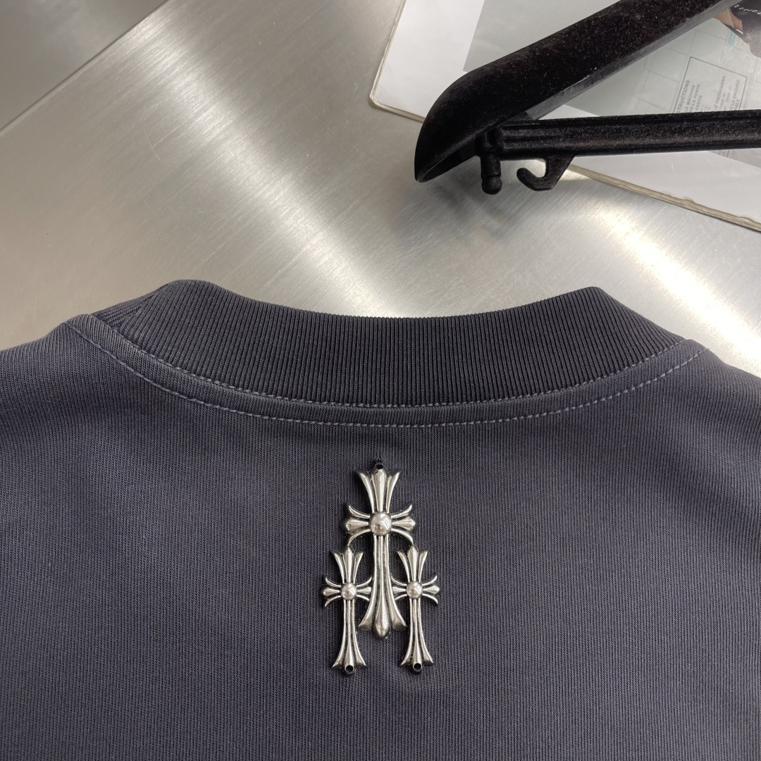 -CH 克罗心 金属logo棉质短T纯棉高克重材质柔软洗水，舒适，质感足细节磨破处理，搭配重工logo柜