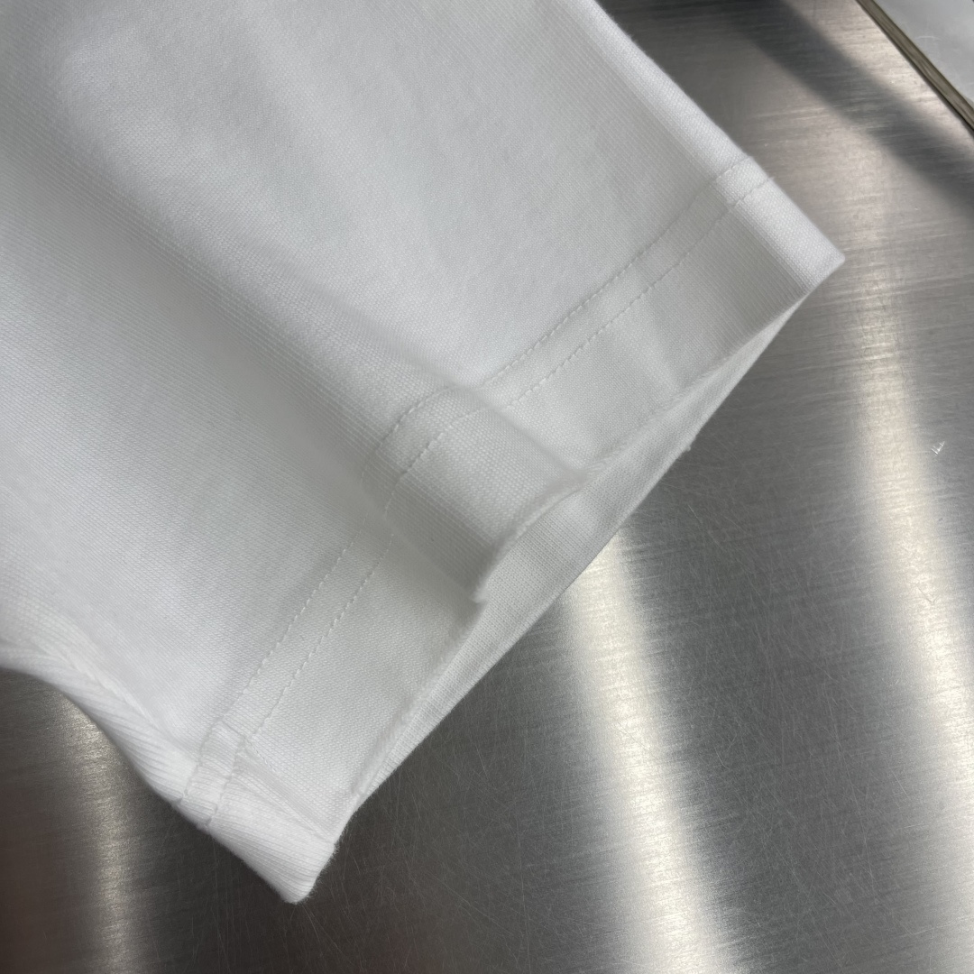 -CH 克罗心 宝剑🗡️元素短T高克重纯棉材质手工重金属logo独家😎时尚感拉满微阔版型尺码：S-XL