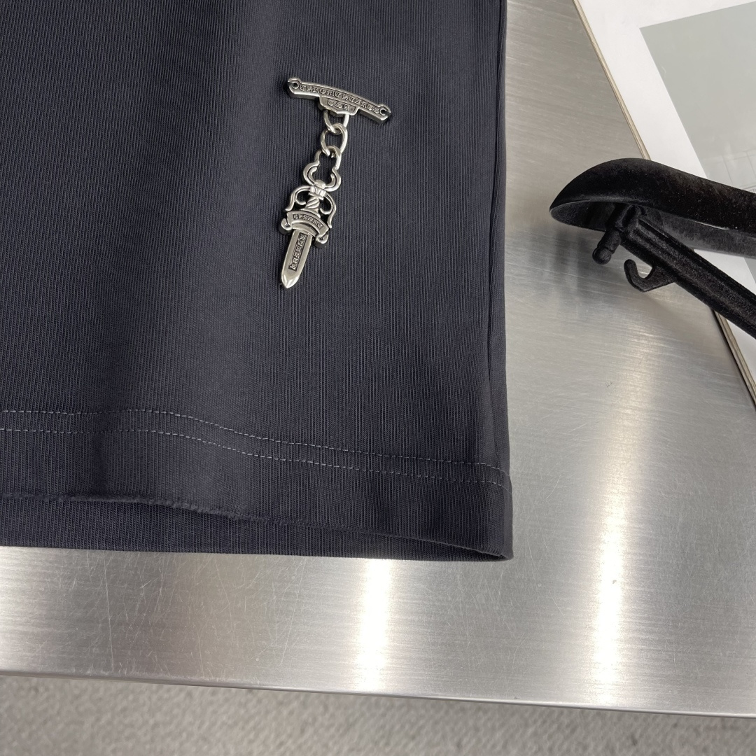 -CH 克罗心 宝剑🗡️元素短T高克重纯棉材质手工重金属logo独家😎时尚感拉满微阔版型尺码：S-XL