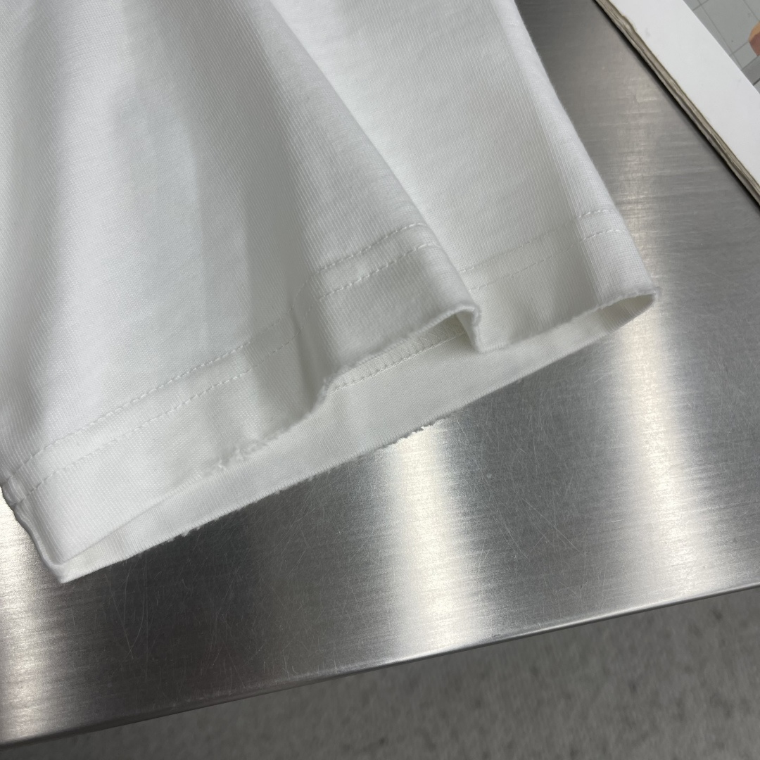 -Dio    47字母后背条纹短袖T恤百分百棉 采用280g 高端进口纯棉双纱面料  添加手感与固定衣