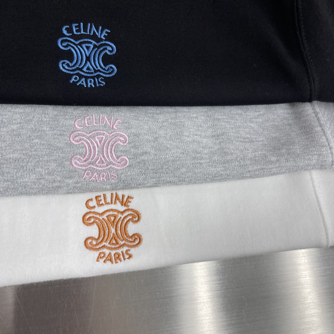 -CELIN*   26夏款短袖来啦～刺绣章仔小logo，低调里藏着精致感纯棉面料亲肤透气，宽松版型自在