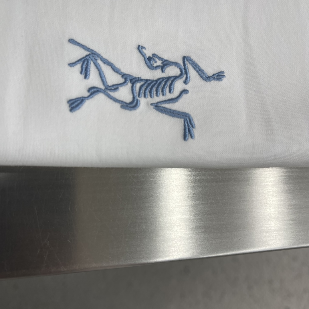 -🐦 鸟家    新款短袖圆领T恤 高端订制 logo刺绣工艺 高端长绒棉面料.手感柔软.穿着舒适.专柜