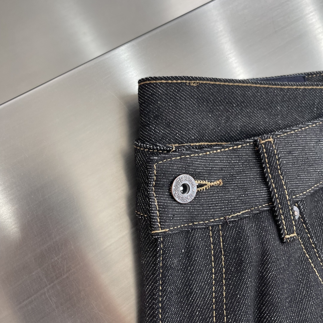 -BV 质感黑灰牛仔裤 | 立体剪裁×高级水洗 | 通勤穿搭天花板​​高腰直筒+微阔腿剪裁，从大腿到裤脚