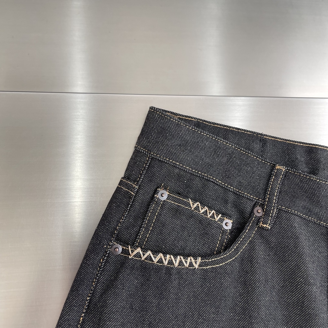 -BV 质感黑灰牛仔裤 | 立体剪裁×高级水洗 | 通勤穿搭天花板​​高腰直筒+微阔腿剪裁，从大腿到裤脚