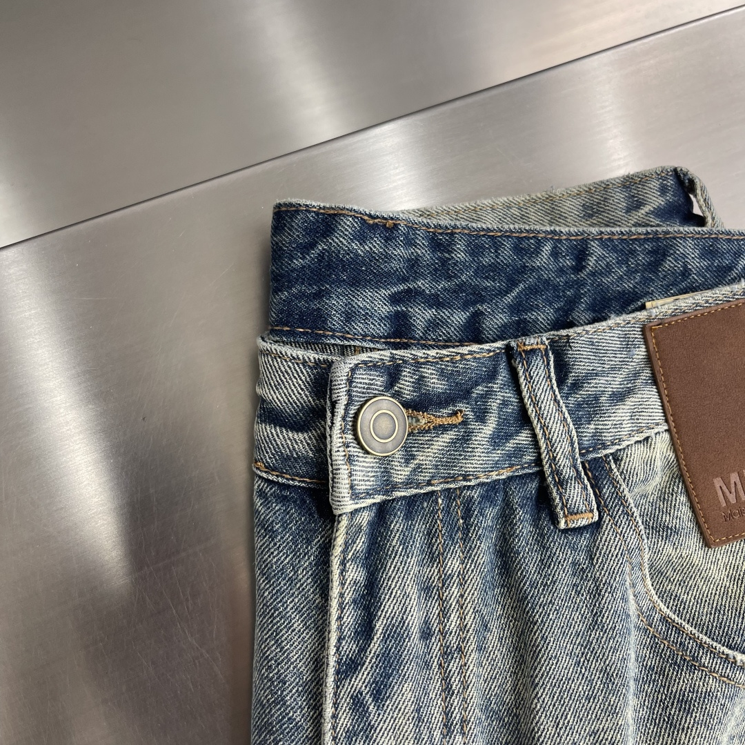 -MM6 马吉拉 26春夏新款牛仔长裤丹宁布洗水🥰复古做旧咖色系颜色😎微喇叭裤型奥🤎独家破洞处理，时尚感