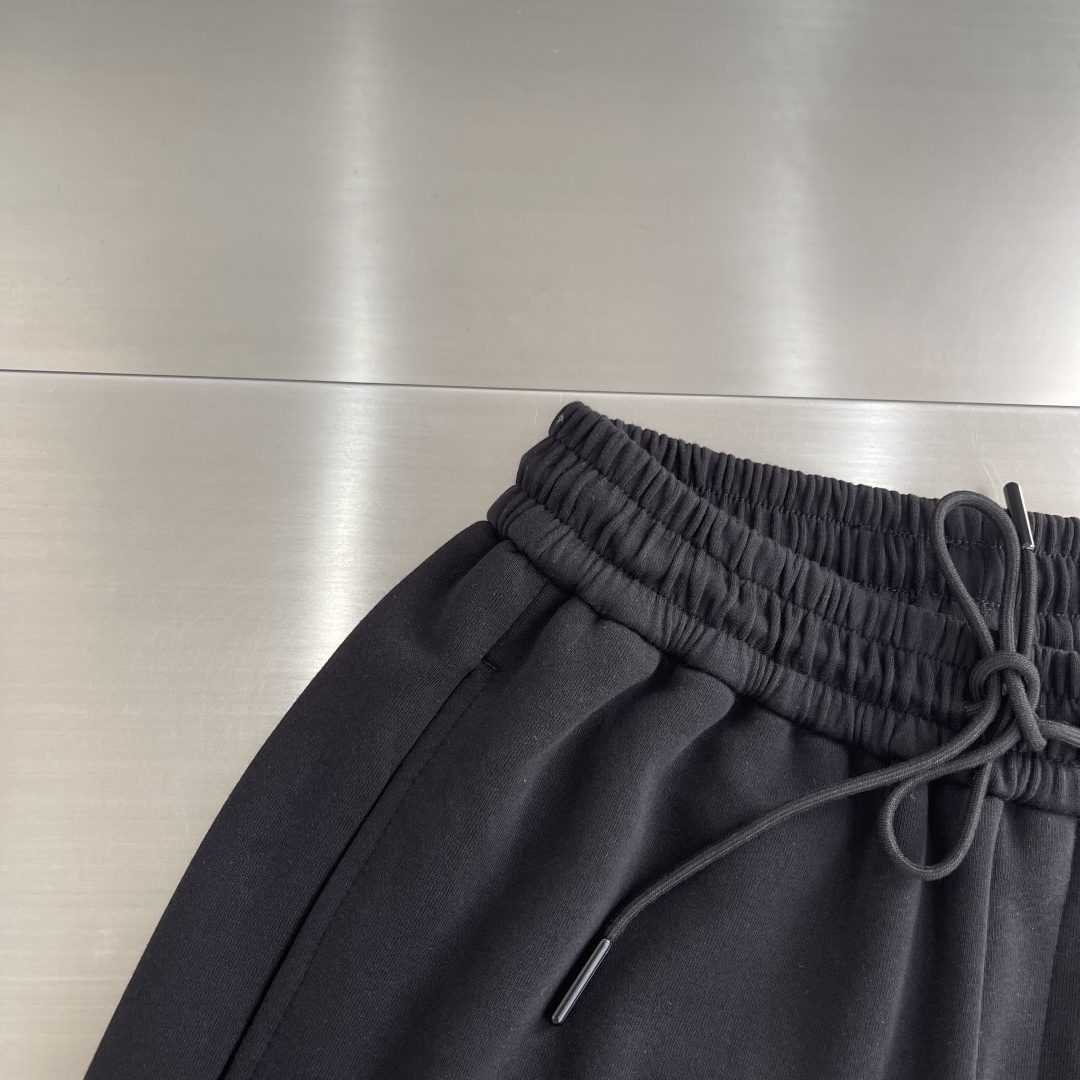 -mon 立标logo休闲长裤小直筒版型深受大家欢迎爆款延续....修饰腿型，百搭不挑人码数：S-XXL