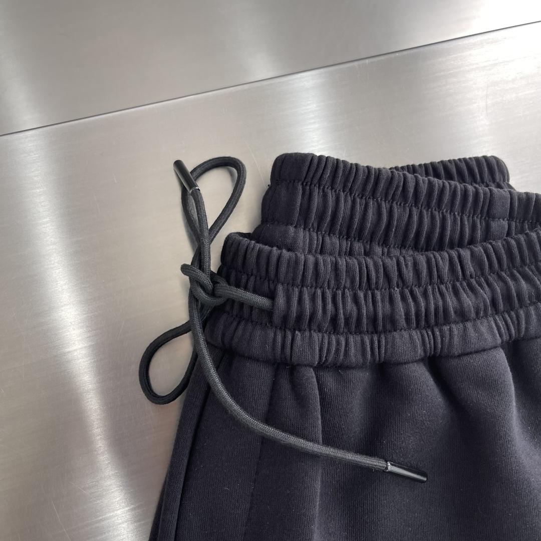 -mon 立标logo休闲长裤小直筒版型深受大家欢迎爆款延续....修饰腿型，百搭不挑人码数：S-XXL