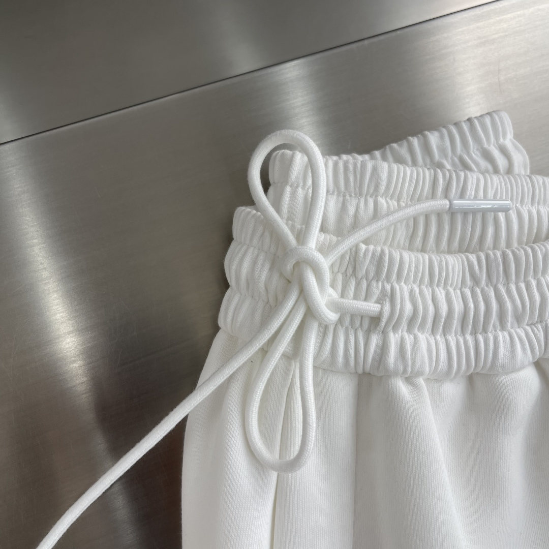 -mon 立标logo休闲长裤小直筒版型深受大家欢迎爆款延续....修饰腿型，百搭不挑人码数：S-XXL