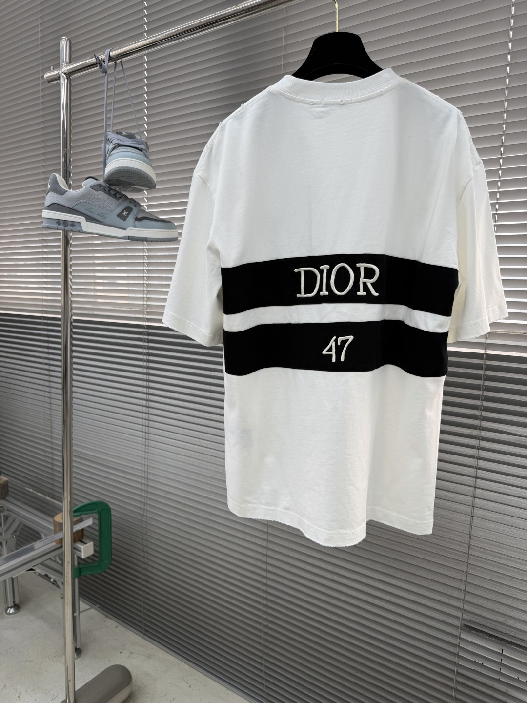 -Dio    47字母后背条纹短袖T恤百分百棉 采用280g 高端进口纯棉双纱面料  添加手感与固定衣