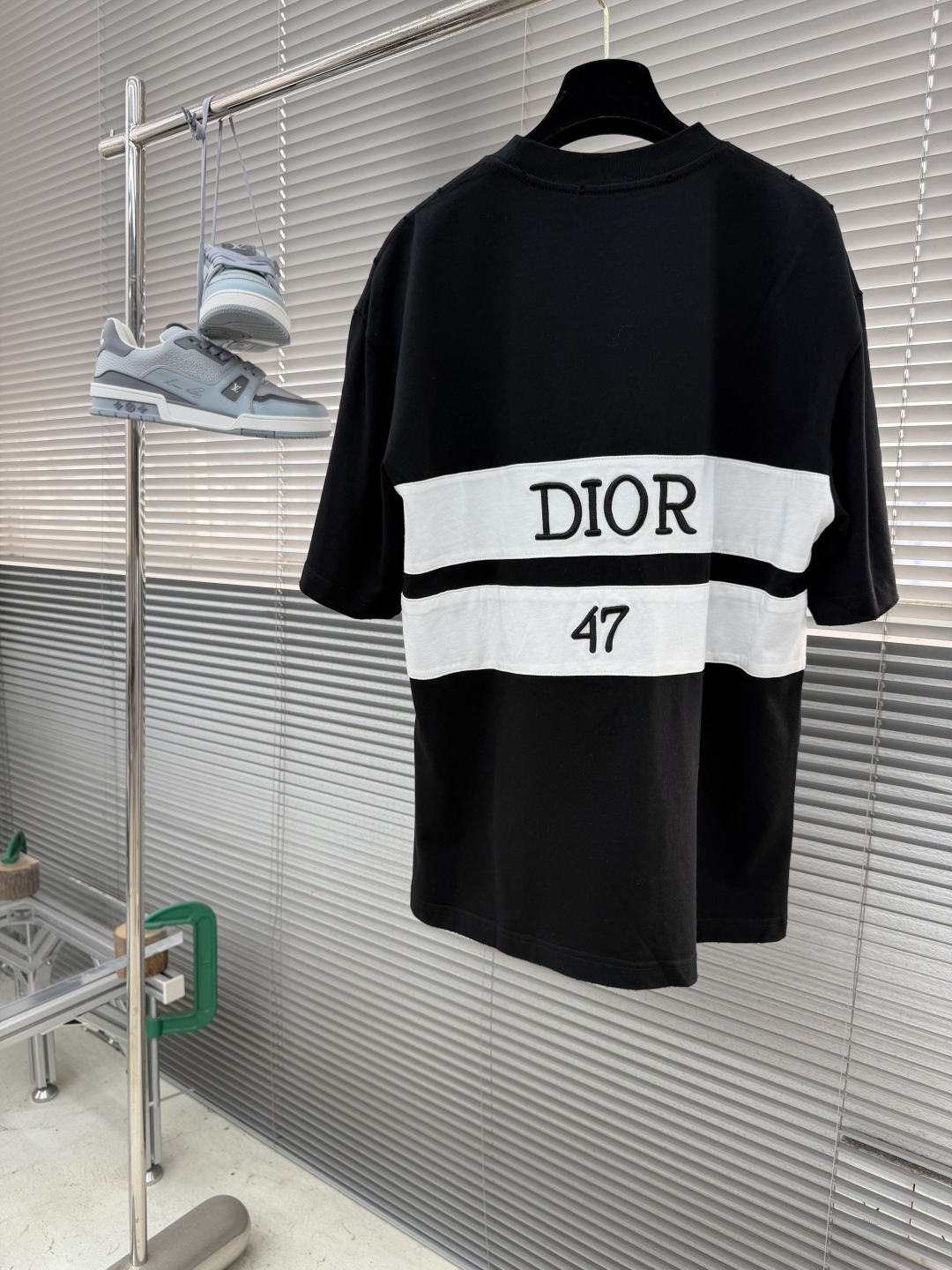 -Dio    47字母后背条纹短袖T恤百分百棉 采用280g 高端进口纯棉双纱面料  添加手感与固定衣